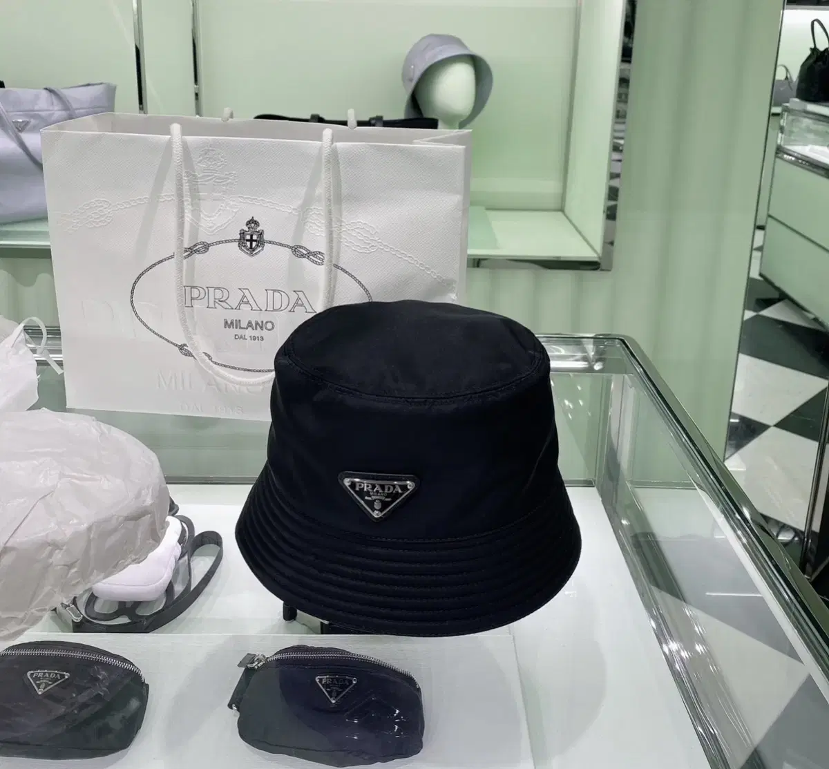 PRADA ブラック バケットハット XL PRADA ブラック バケットハット XL